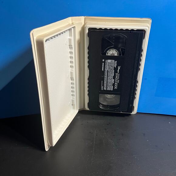Disney’s The Jungle Book VHS (1995) Live-Action Jason Scott Lee - Clamshell - Picture 5 of 7